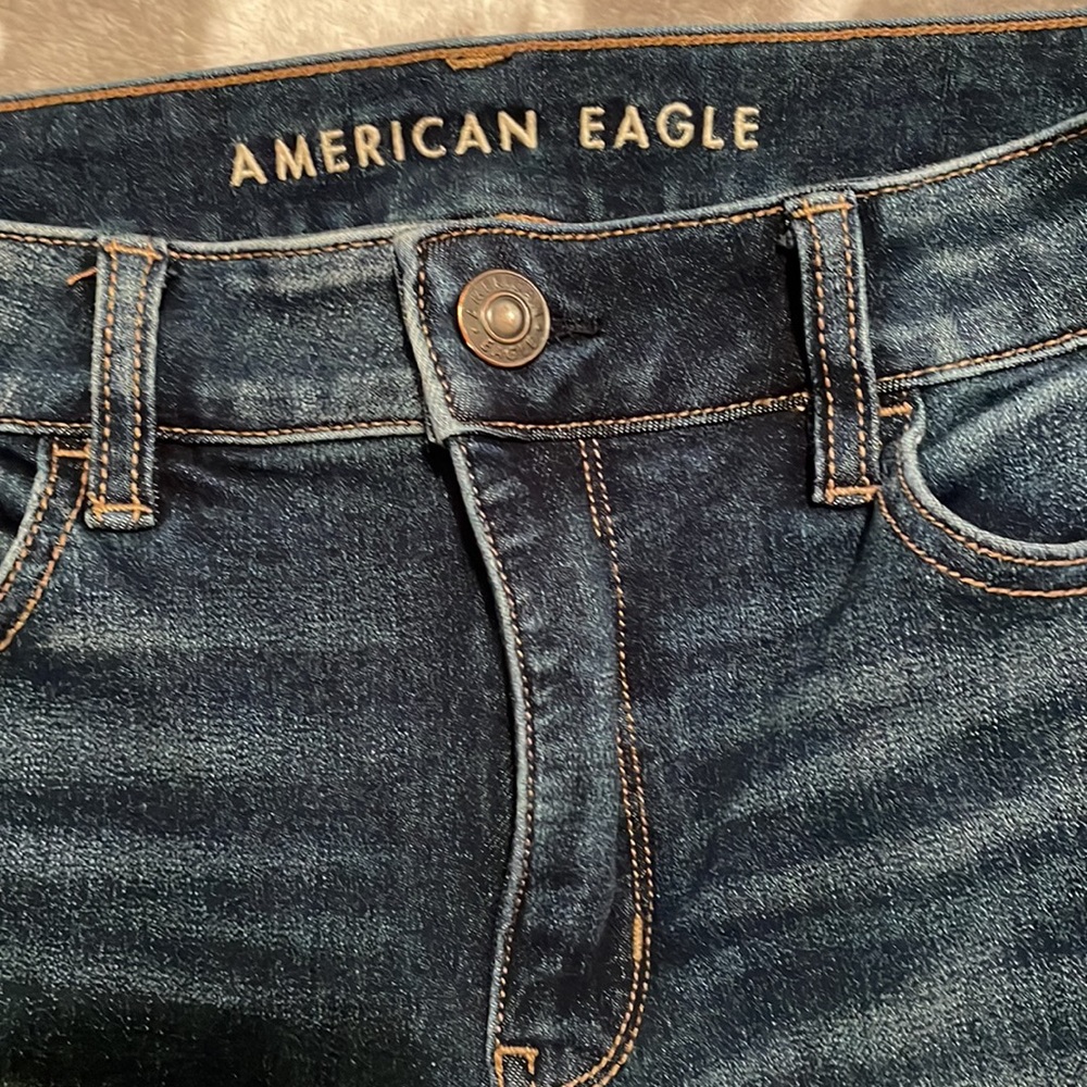 American Eagle Size 8 Stonewashed Distressed Short - image 2